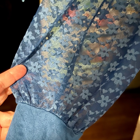 Blue Blouse - Picture 5 of 5